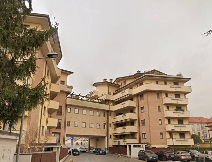Casa trilocale in affitto in Via Emilio Longoni, Centro, Seveso