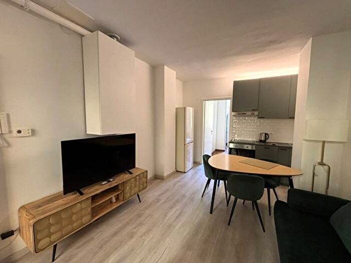Appartamento bilocale in affitto in Via della Commenda, Quadronno Crocetta, Milano