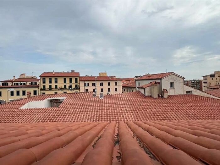 Appartamento quadrilocale in vendita in Via della Venezia, Livorno