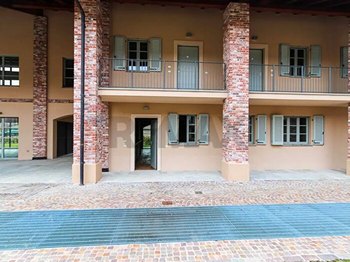Appartamento trilocale in vendita in Via SantIsidoro, Bogogno