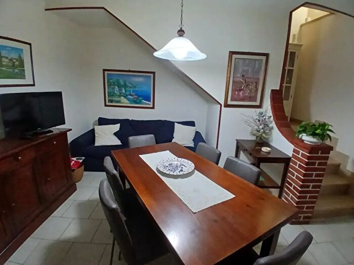 Casa con 5 locali in vendita in Vecchiano