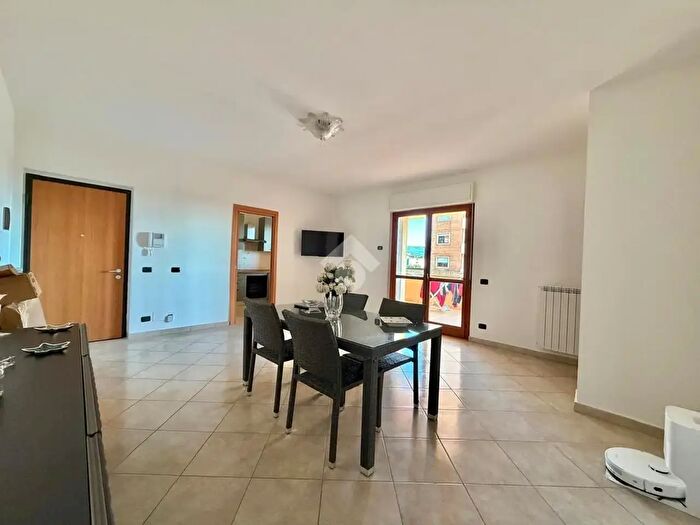 Appartamento trilocale in vendita in Via Galvani, Viterbo