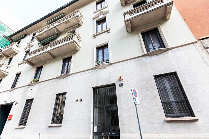 Appartamento trilocale in affitto in Via Mauro Macchi, Milano