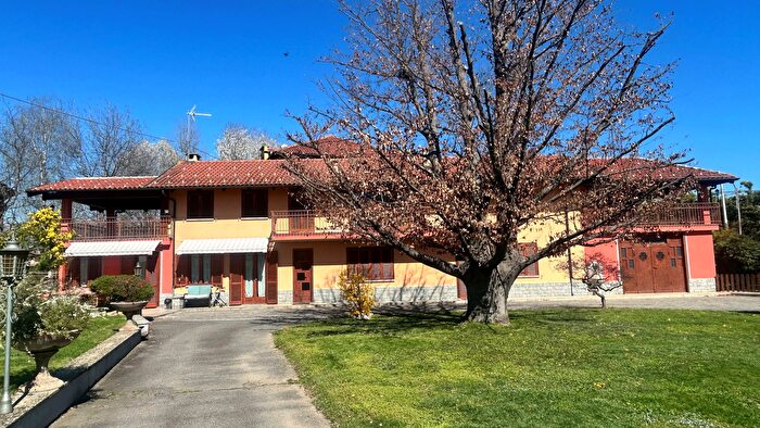 Casa con 7 locali in vendita in Via alla Stazione, Pinerolo