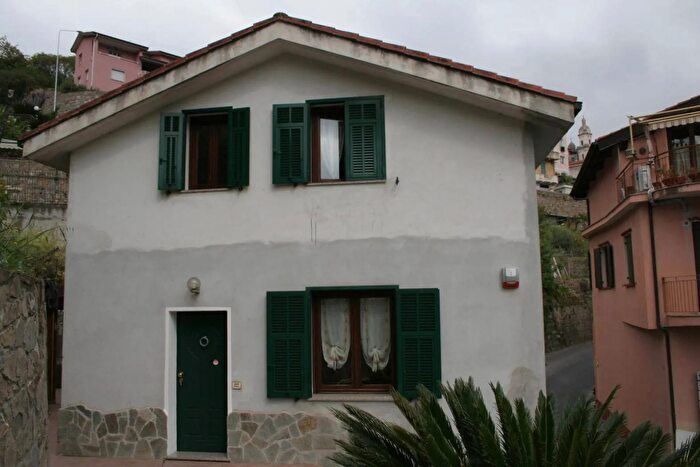 Casa con 5 locali in vendita in Via Roma, Monteparano