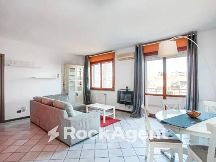 Appartamento trilocale in vendita in Via Mauriac, Roma