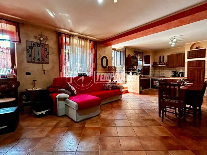 Appartamento quadrilocale in vendita in Via Umberto I, SantAmbrogio Di Torino