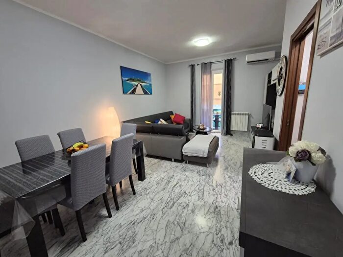 Appartamento quadrilocale in vendita in Carrara