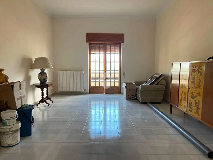 Appartamento quadrilocale in vendita in Via Emilio Salgari, Grottaglie