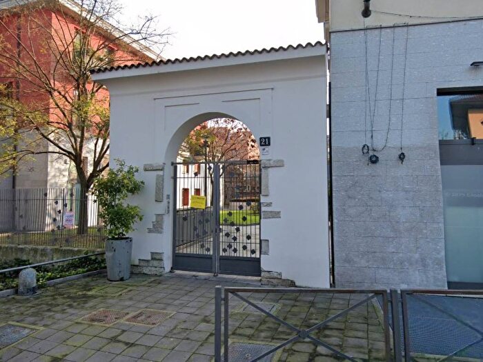 Appartamento trilocale in affitto in Via Magolfa, Navigli Darsena, Milano