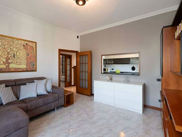 Appartamento trilocale in affitto in Via Privata Pietro Ogliari, Chiesa Rossa, Milano