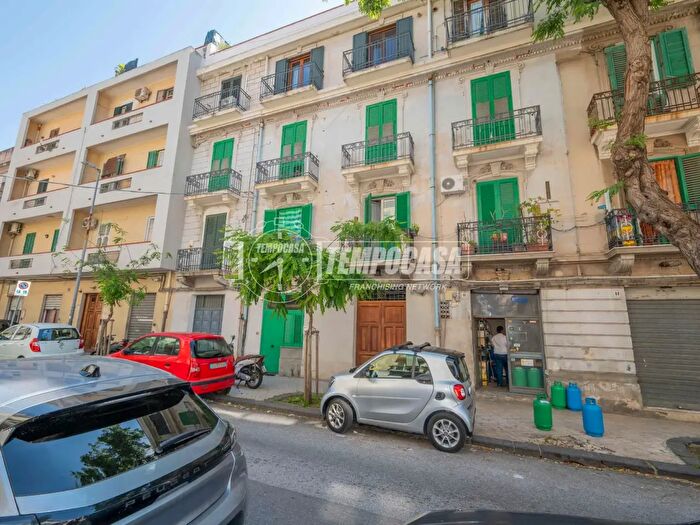 Appartamento quadrilocale in vendita in Via Placida, Messina