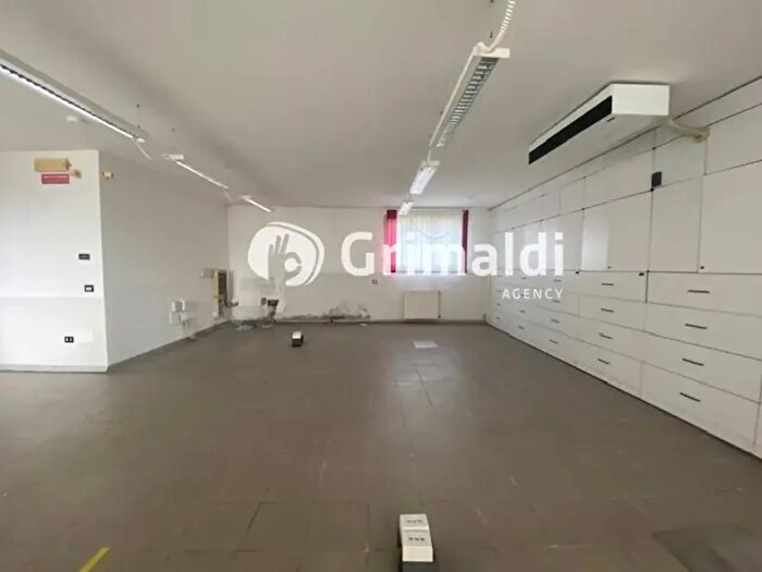 Appartamento con 8 locali in vendita in Via Giuseppe Mazzini, Villa Guardia