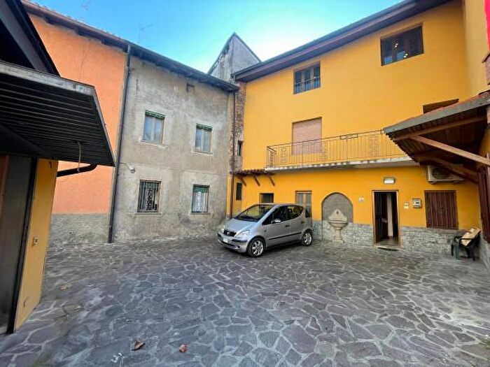 Casa quadrilocale in vendita in Via Patrioti Romanesi, Romano Di Lombardia