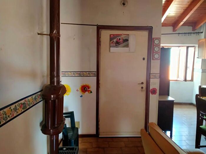Appartamento bilocale in vendita in Cavour, Azzio