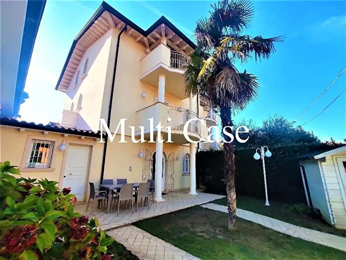 Casa con 6 locali in vendita in Via Tremaiola, Pietrasanta