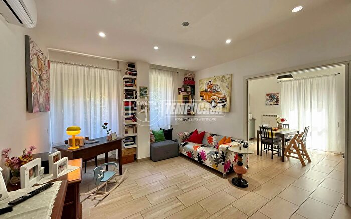 Appartamento trilocale in vendita in Via XX Settembre a, Maslianico