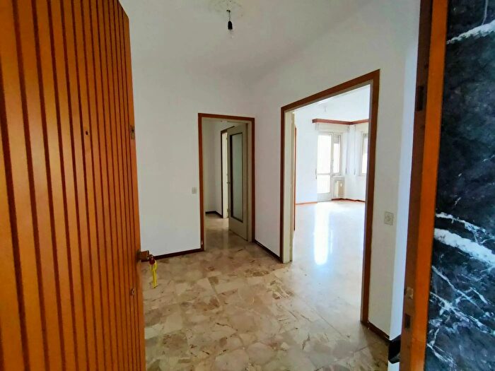 Appartamento con 6 locali in vendita in Largo dei Pecile Udine, Udine