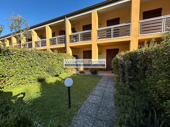 Casa quadrilocale in vendita in Via Ugo Foscolo, Rivoltella, Desenzano del Garda