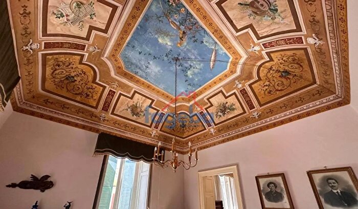 Appartamento quadrilocale in vendita in Via Baldassarre, Trani