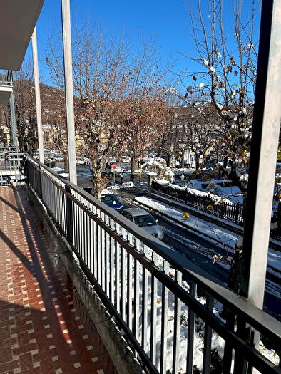 Appartamento trilocale in vendita in Viale Sarrea, Dronero