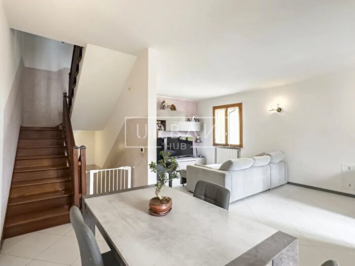 Casa con 6 locali in vendita in Forli