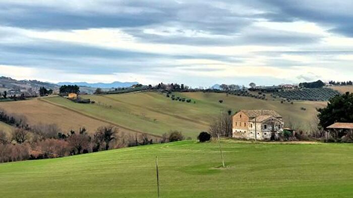 Casa con 6 locali in vendita in Via Moruco a, Monte San Vito