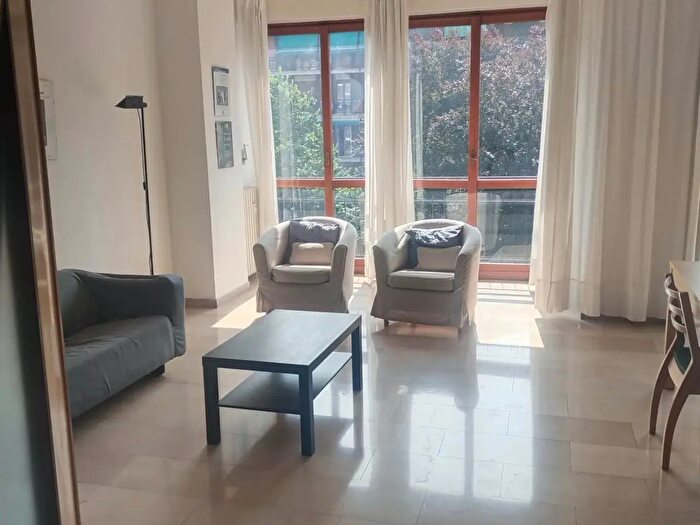 Appartamento trilocale in vendita in Via Nava, Milano
