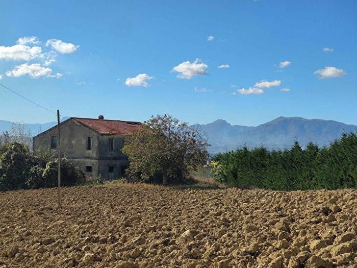 Casa con 10 locali in vendita in Via Campo delle Mura, Acquaviva Picena