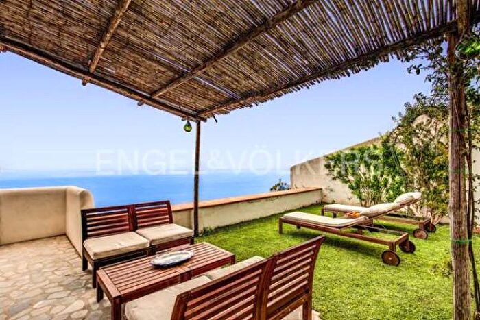 Casa con 6 locali in vendita in Via Duomo a, Praiano