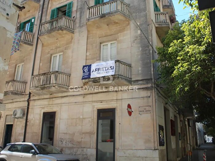 Appartamento con 5 locali in affitto in Viale Tenente Lena, Ragusa
