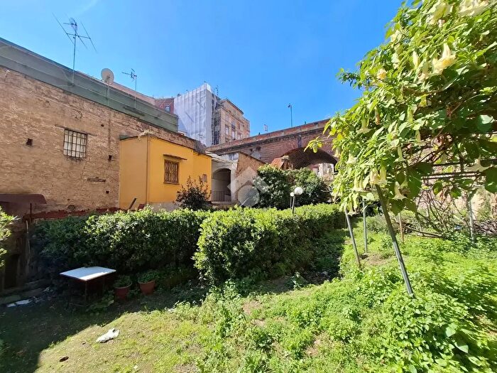 Appartamento trilocale in vendita in Salita SantAntonio ai Monti, Napoli