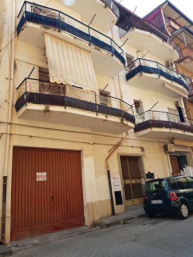 Appartamento con 7 locali in vendita in Via XXIV Maggio, Scordia