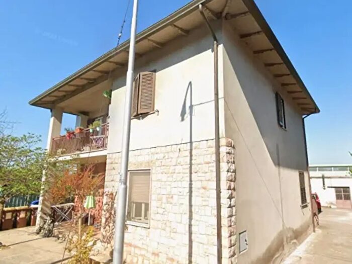 Appartamento quadrilocale in vendita in Via della Caprara Bassa, Deruta