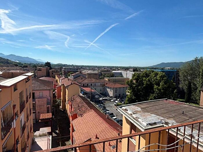 Casa con 6 locali in affitto in Centro, Sarzana