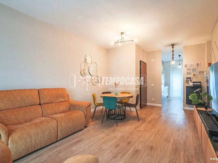 Appartamento con 5 locali in vendita in Via Lago Maggiore, Ravenna