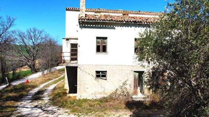 Casa con 6 locali in vendita in Località Cimarella, Montecassiano