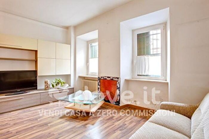 Appartamento bilocale in vendita in Via Roma, Cadegliano Viconago