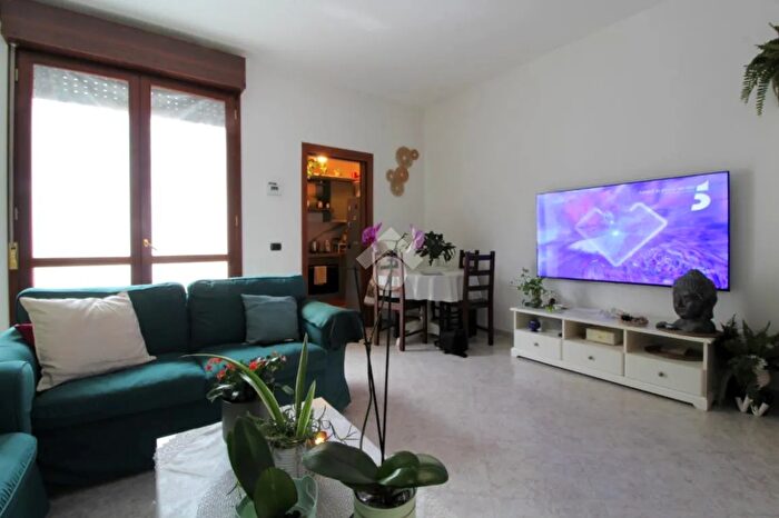 Appartamento trilocale in vendita in Via Garibaldi, Sedriano