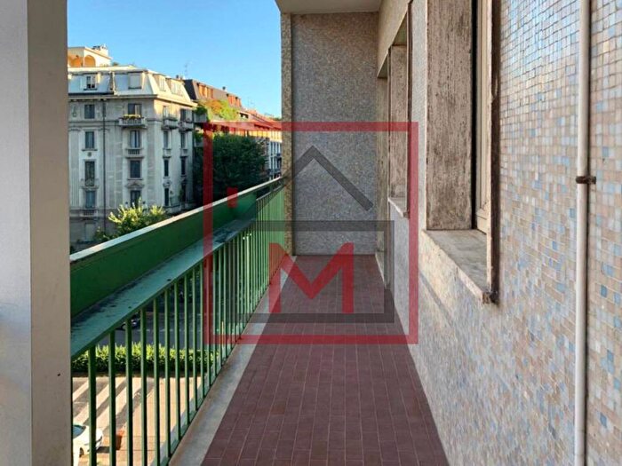 Appartamento con 5 locali in affitto in Viale Beatrice dEste, Bocconi, Milano