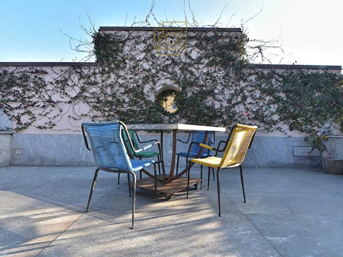 Casa bilocale in affitto in Alzaia Naviglio Grande, Navigli Darsena, Milano