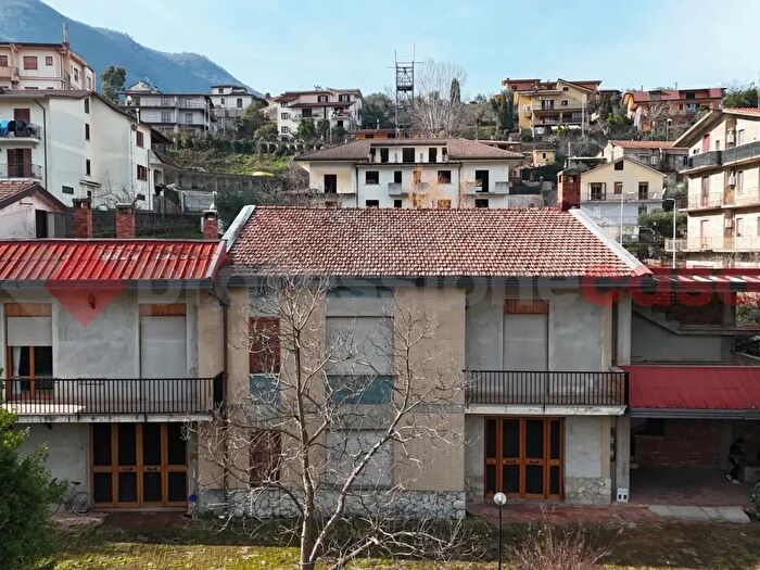 Casa con 6 locali in vendita in Via Campetiello, Pannarano