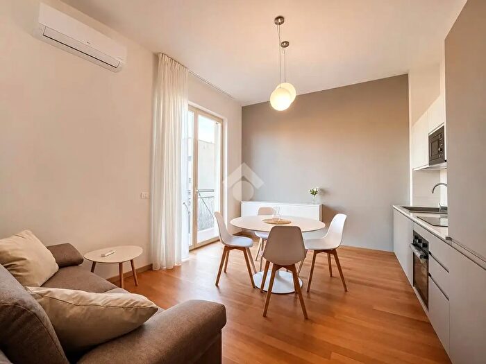 Appartamento trilocale in affitto in Appartamento Via Andrea del Castagno, Firenze