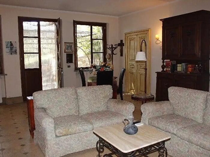 Casa con 8 locali in vendita in Santa Luce