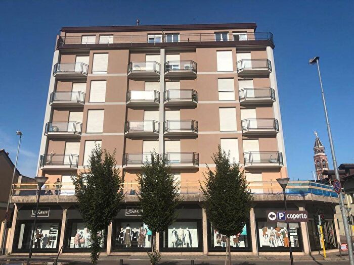 Casa trilocale in affitto in Via Dante Alighieri, Volturno Assisi San Mauro, Lissone