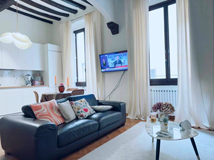 Appartamento quadrilocale in affitto in Via del Sole, Santa Maria Novella, Firenze