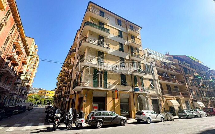 Appartamento quadrilocale in vendita in Via Torino, Savona