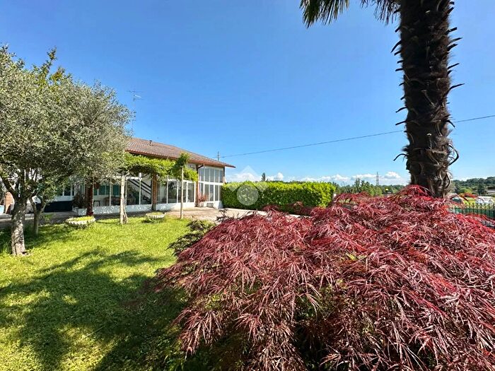 Casa quadrilocale in vendita in Via Valle Molini, Sommacampagna