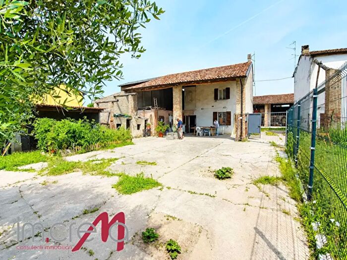 Casa con 5 locali in vendita in Via dell'Oca, Cremosano