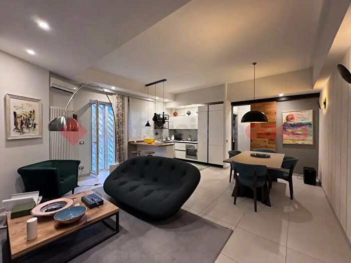 Appartamento trilocale in vendita in Via Japigia, Taranto